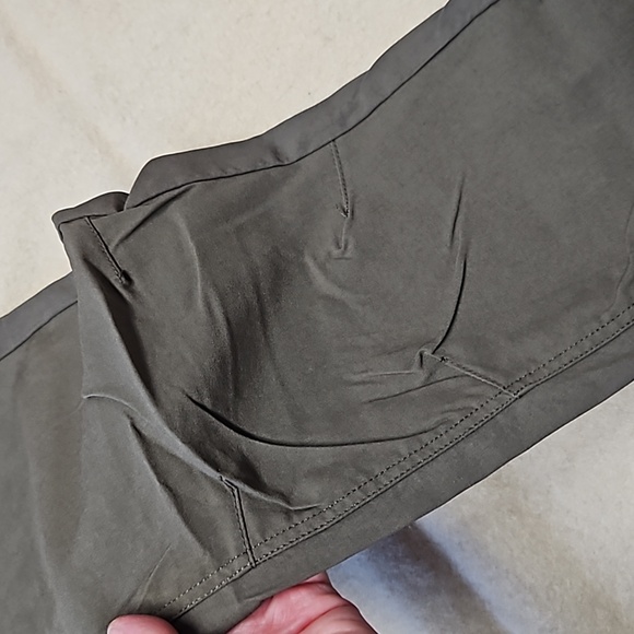 Prana Hiking Pants (12R) - Picture 10 of 11